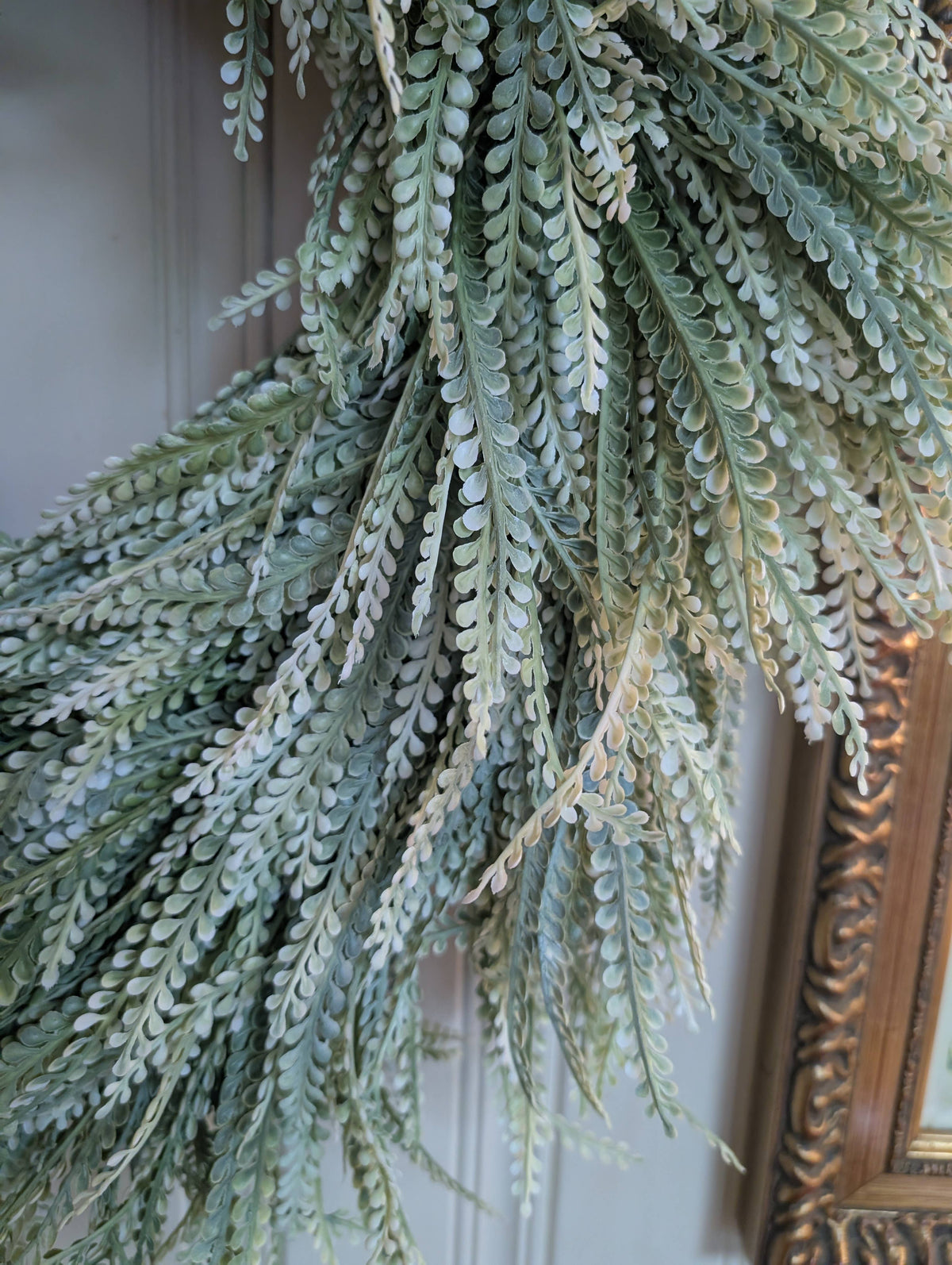 22" and 26"  Plastic Bead Grass Wreath 2 SIZES White Tips : 22-inch