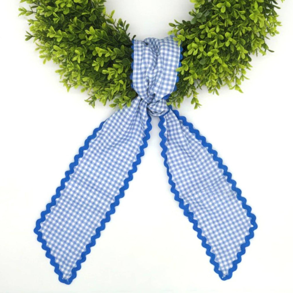 Scalloped Wreath Sash Holidays Entryway Decor: White