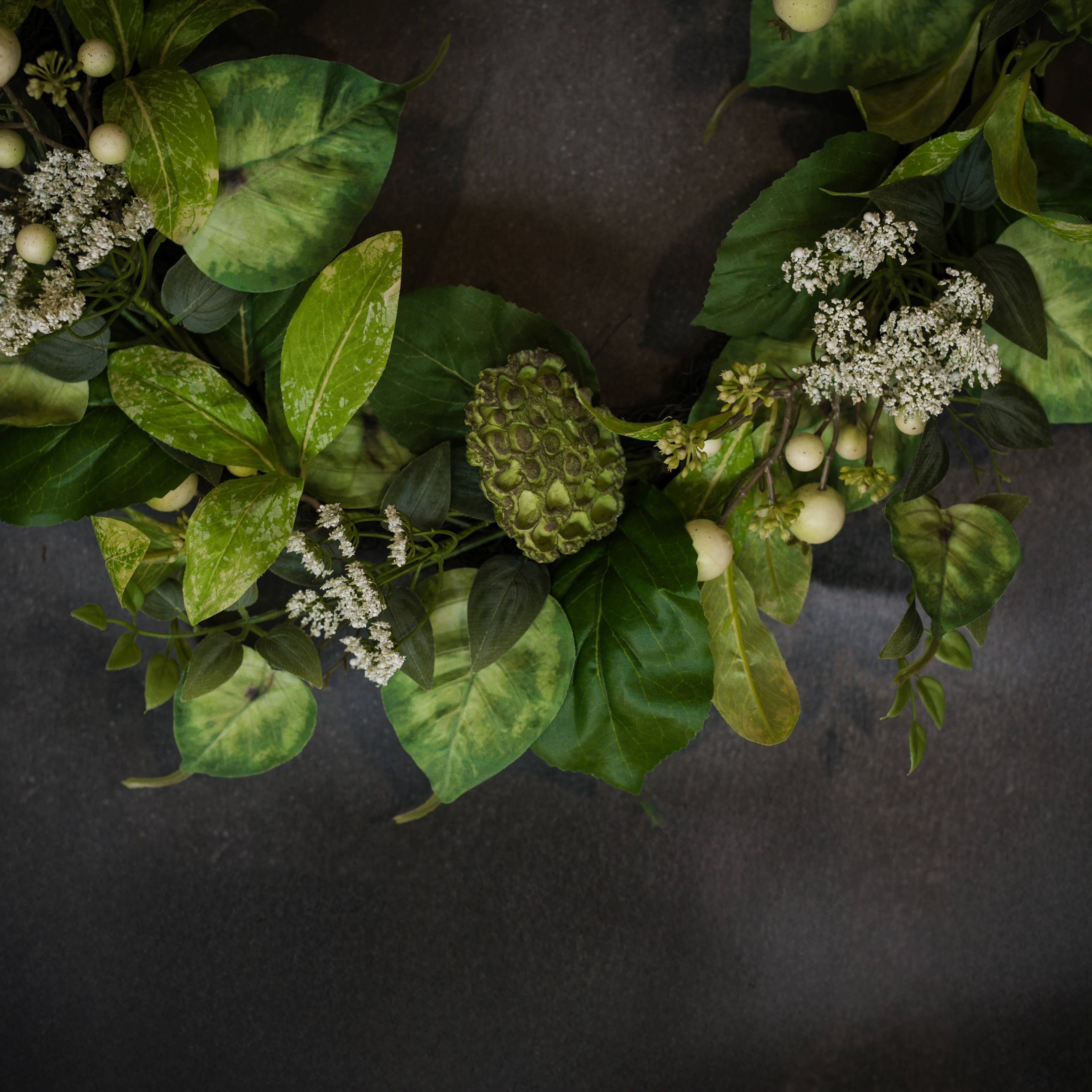 24" CREAM LOTUS POD & BERRY WREATH