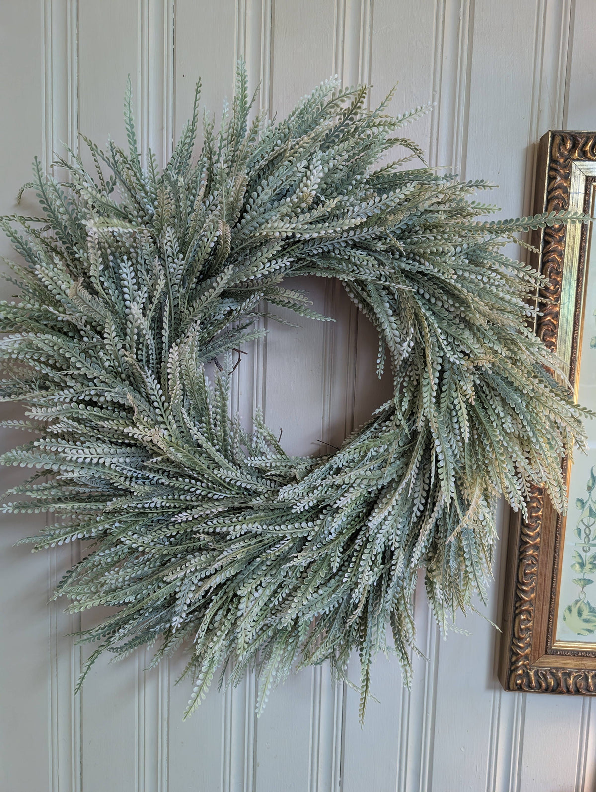 22" and 26"  Plastic Bead Grass Wreath 2 SIZES White Tips : 22-inch