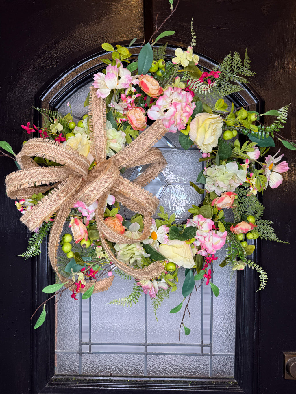 Timeless Jute Bow with Floral Wreath