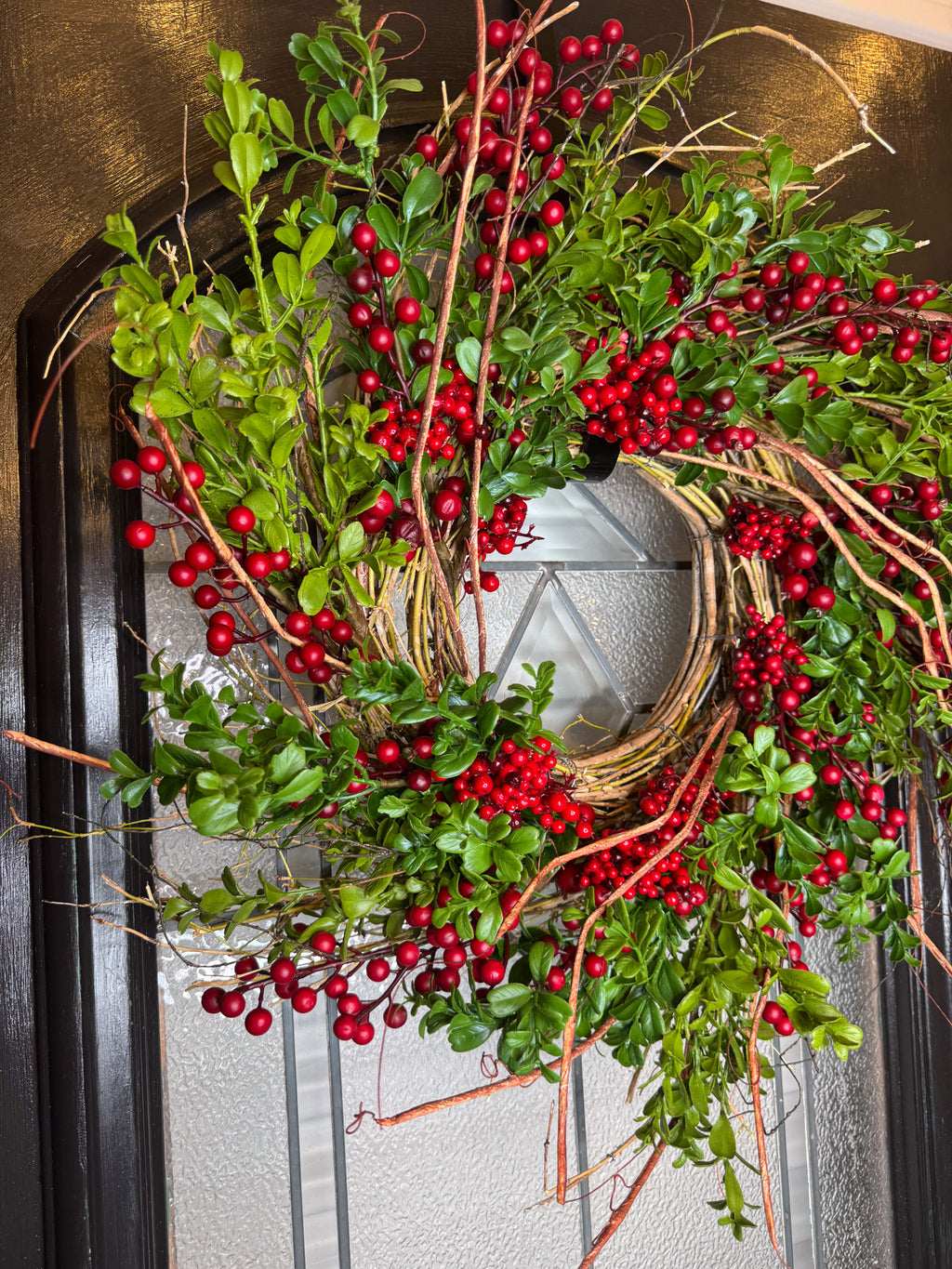 26" Boxwood Berry Wreath