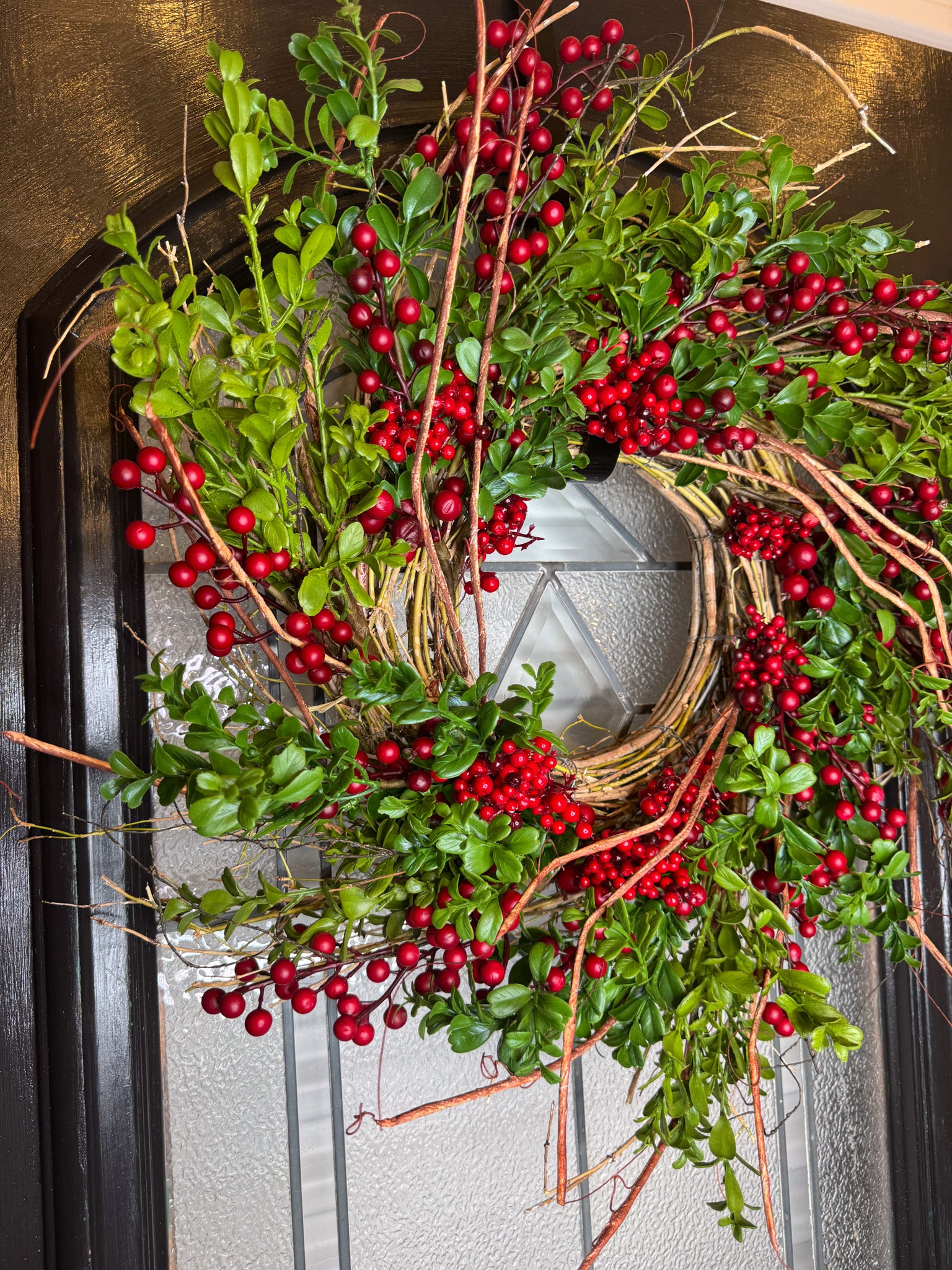 26" Boxwood Berry Wreath