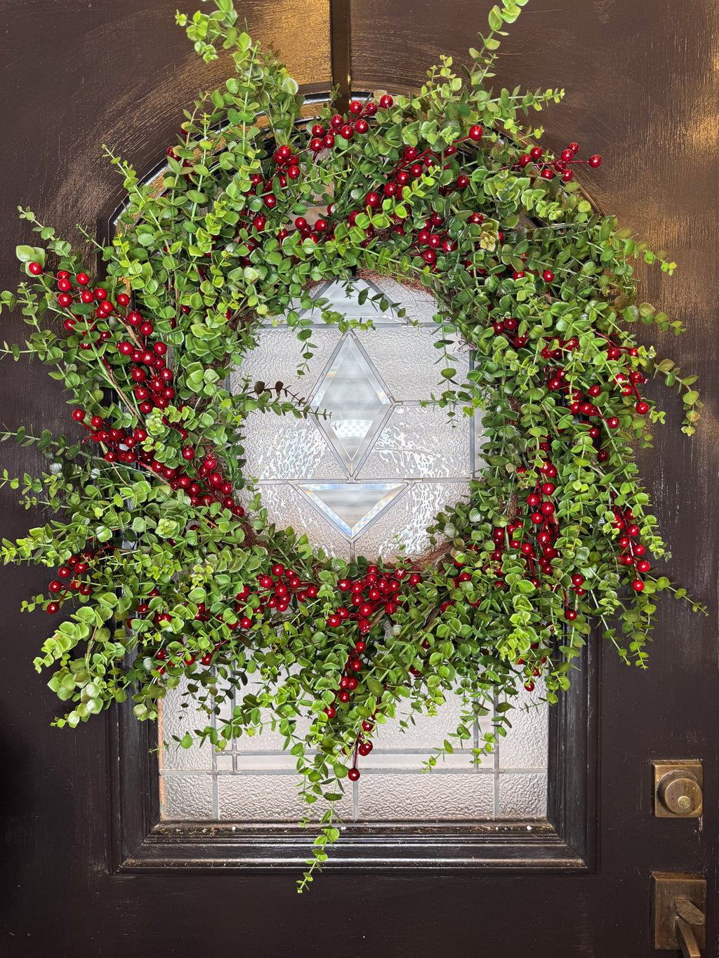 26" Boxwood Berry Wreath