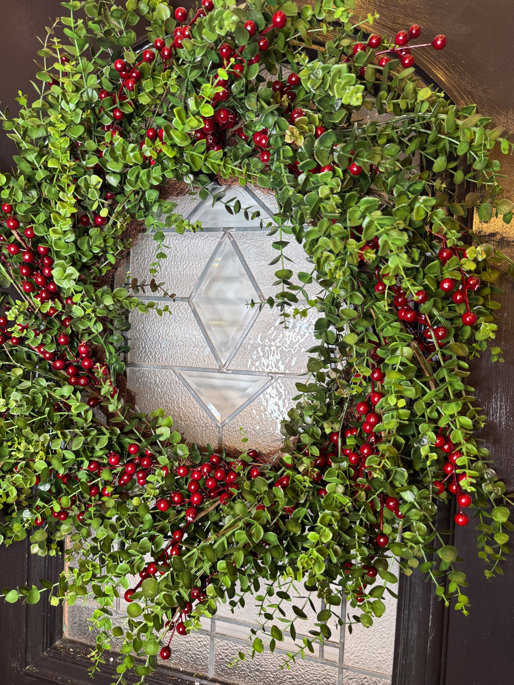 26" Boxwood Berry Wreath