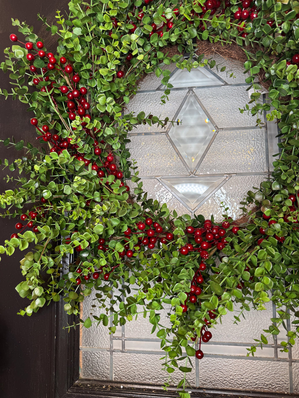 26" Boxwood Berry Wreath