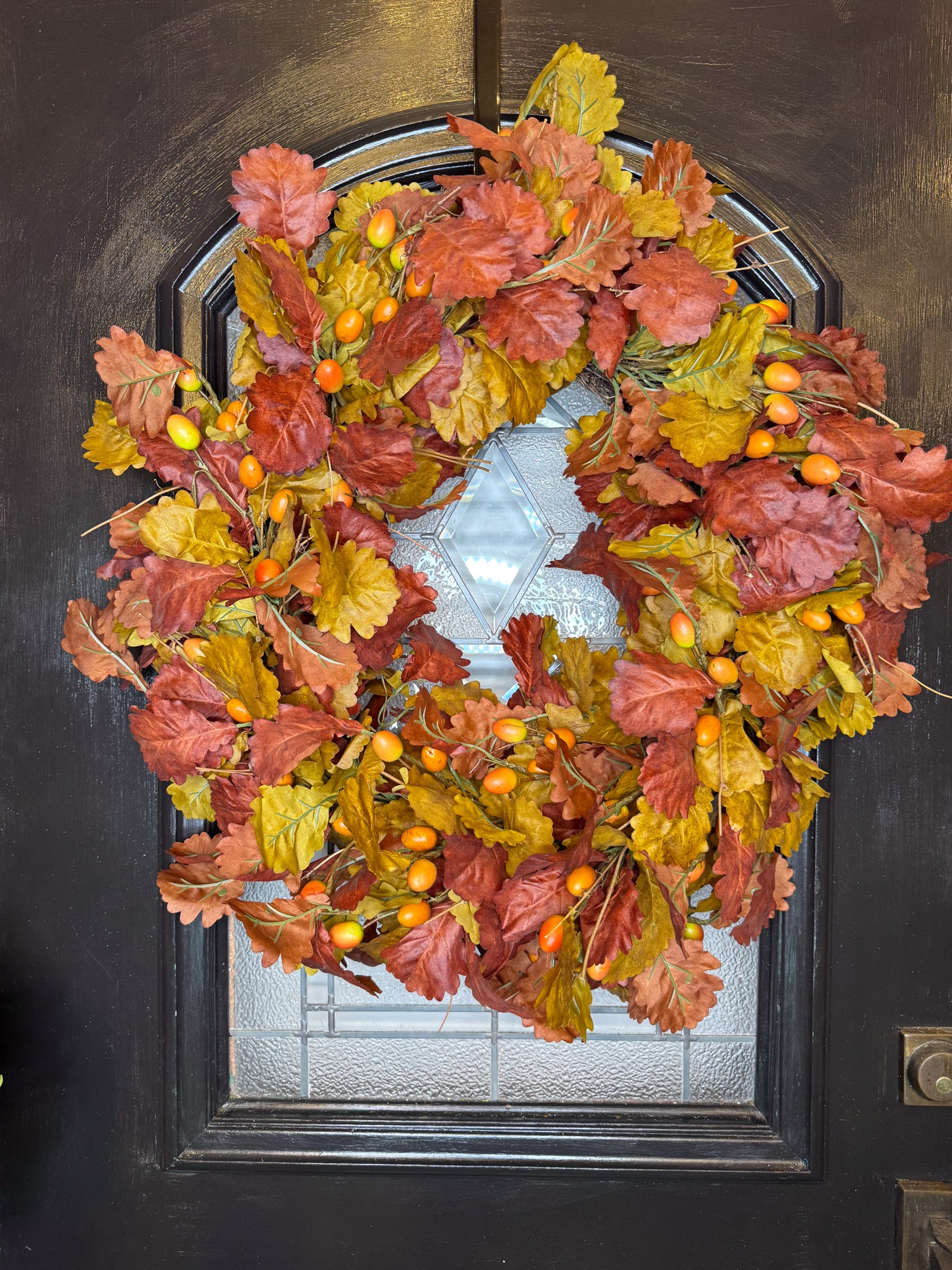 28" Oak Leaf Wreath
