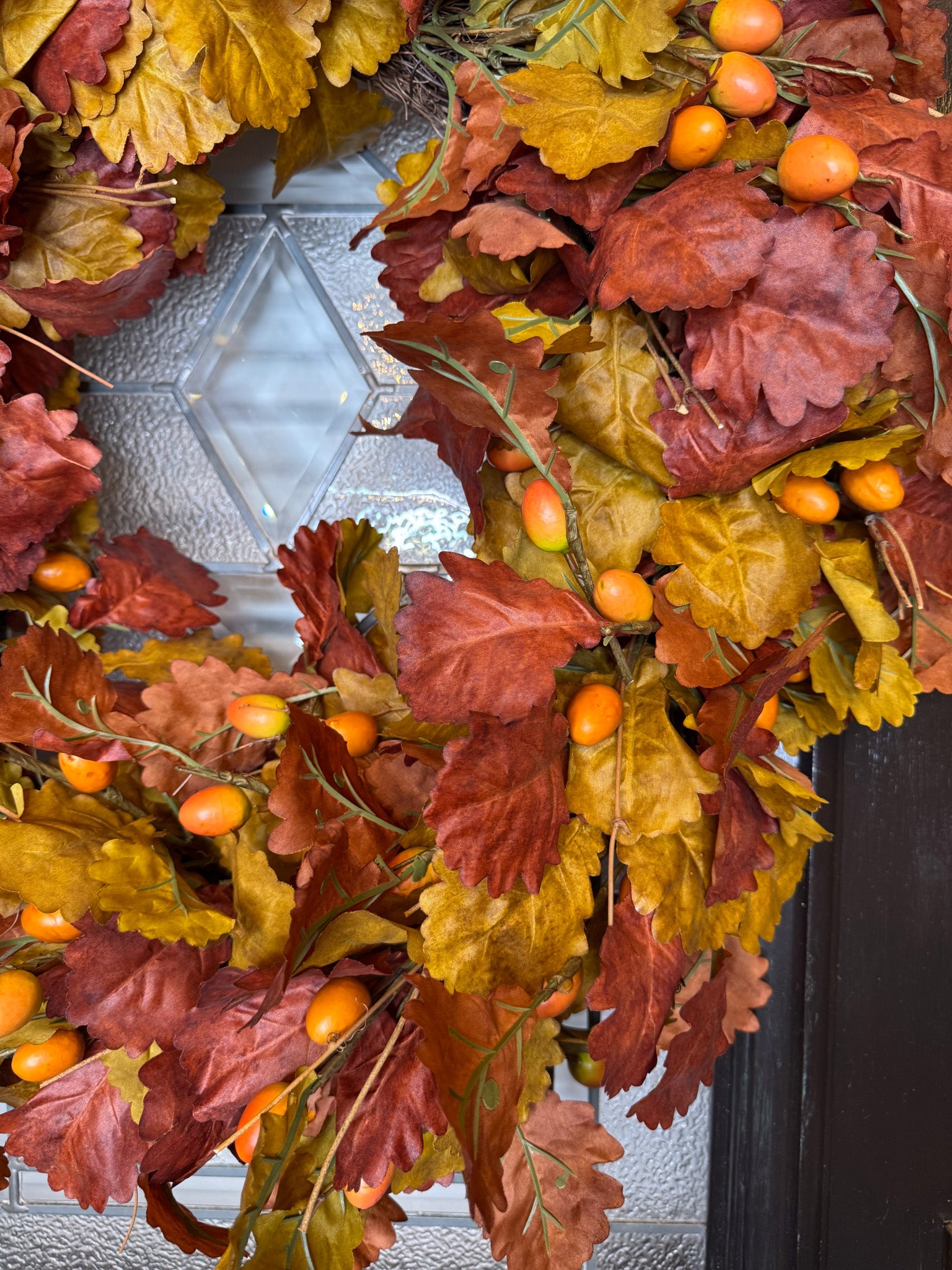 28" Oak Leaf Wreath