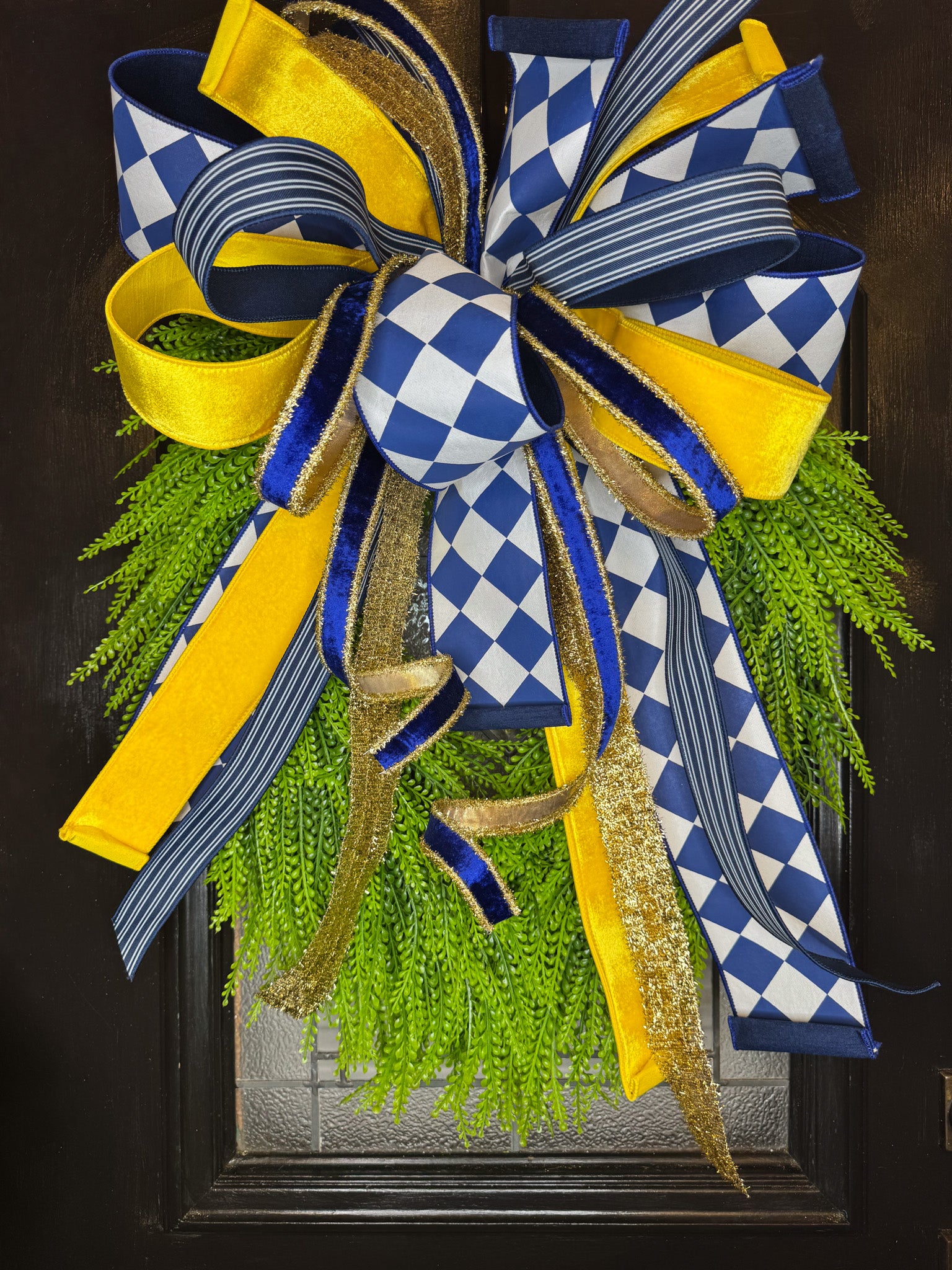 City of Champions Large Bow and Bead Grass Wreath
