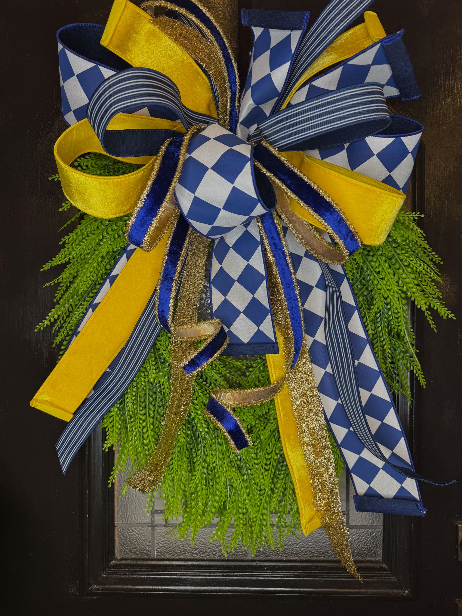 City of Champions Large Bow and Bead Grass Wreath