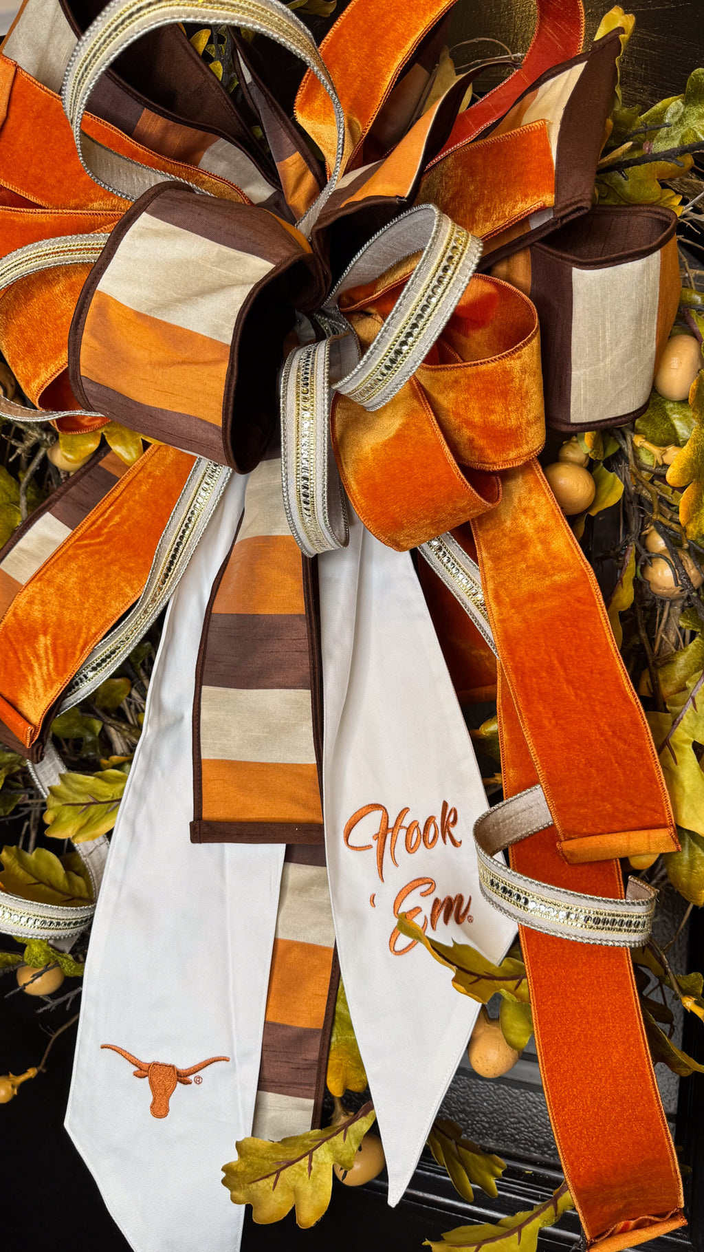 Hook 'Em Bow