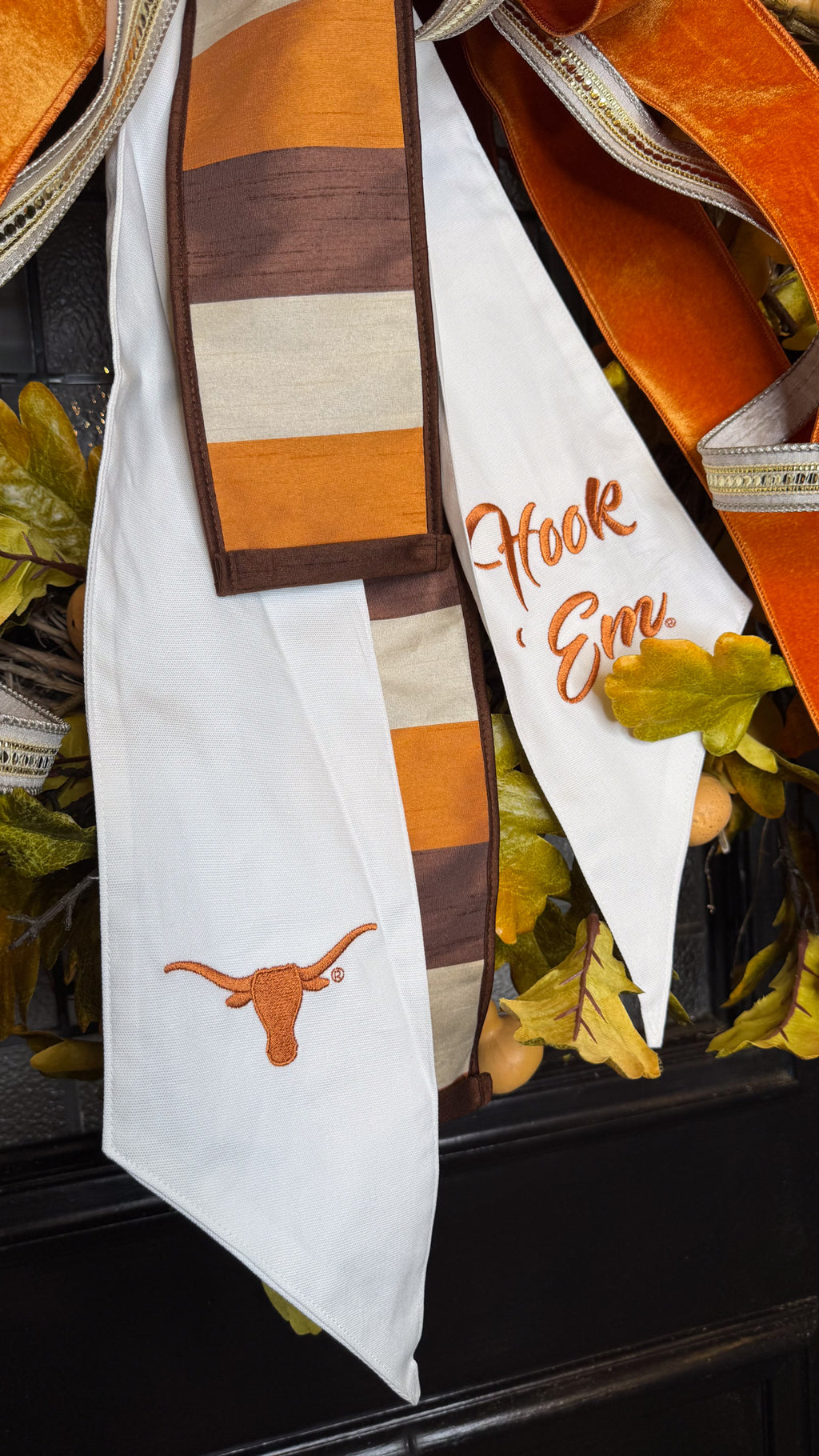Hook 'Em Bow