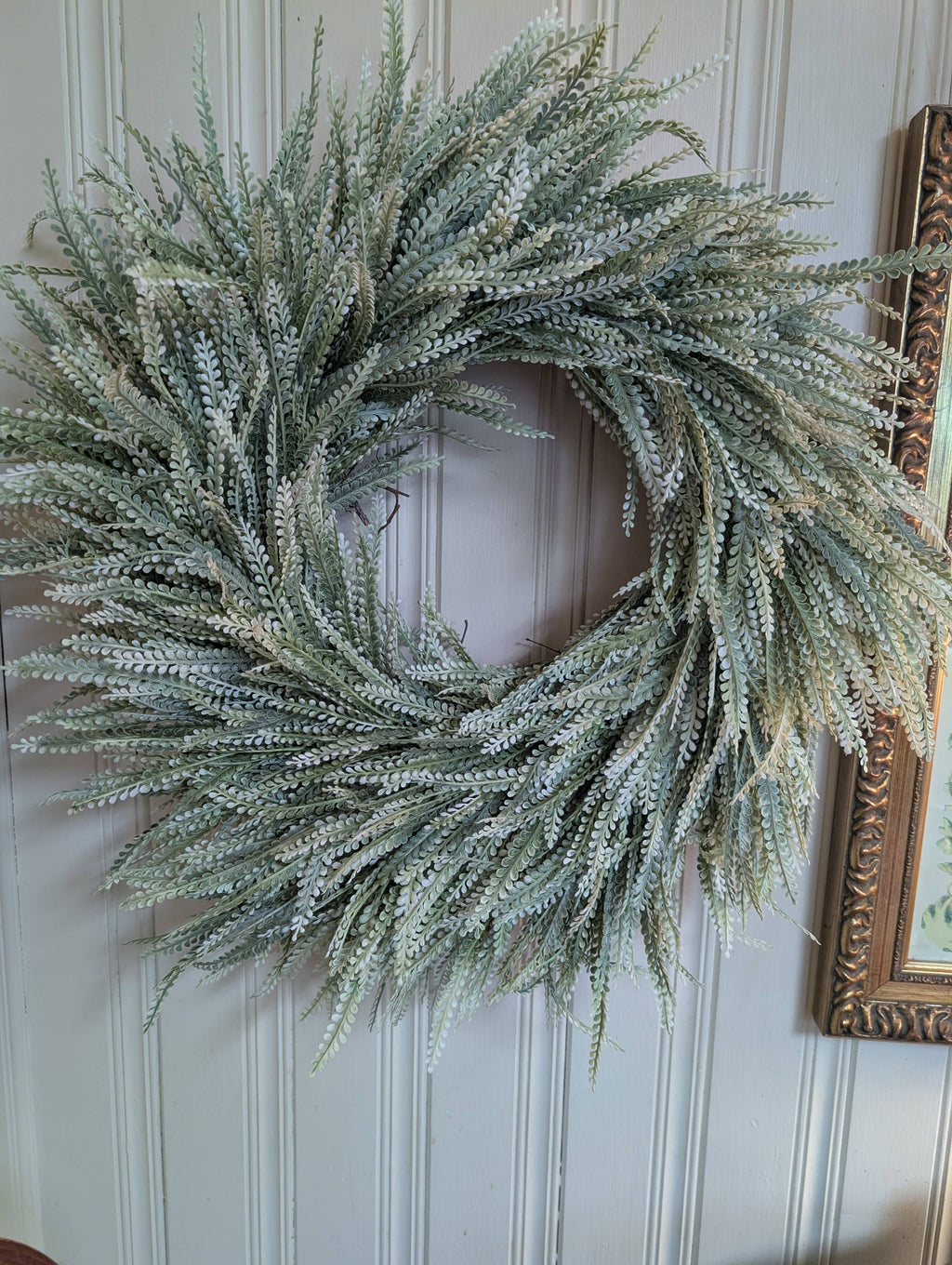 22" and 26"  Plastic Bead Grass Wreath 2 SIZES White Tips : 22-inch