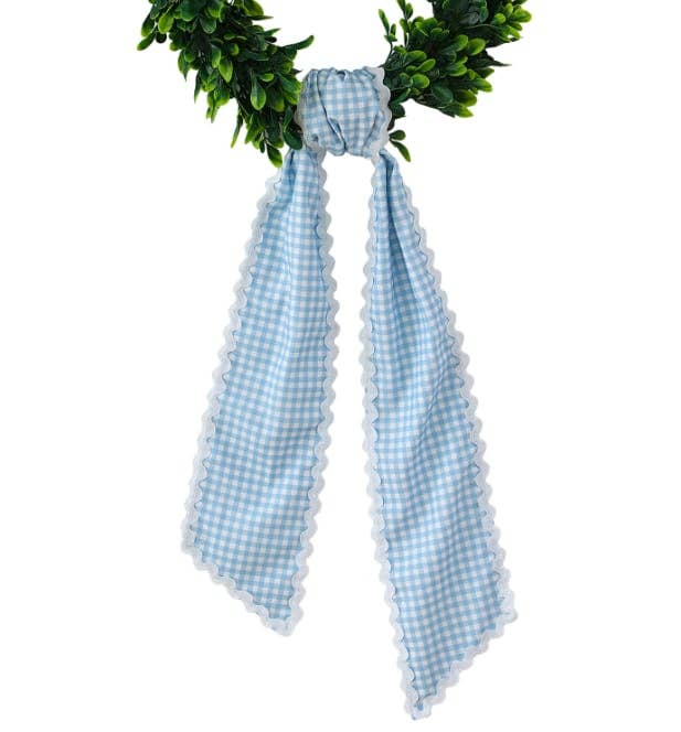 Scalloped Wreath Sash Holidays Entryway Decor: White