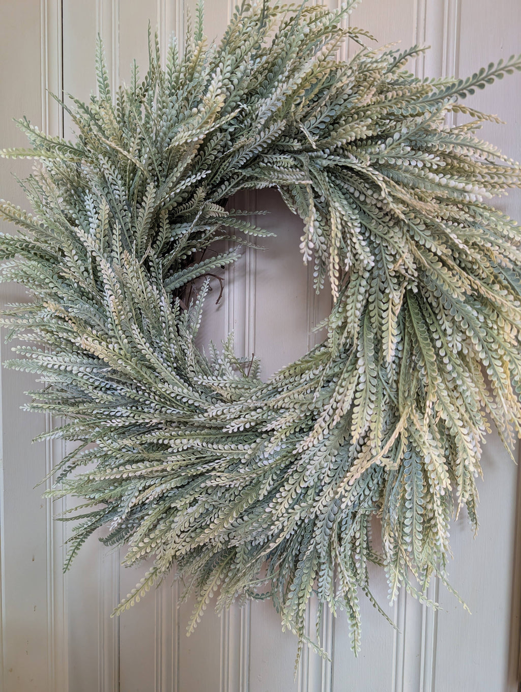 22" and 26"  Plastic Bead Grass Wreath 2 SIZES White Tips : 22-inch