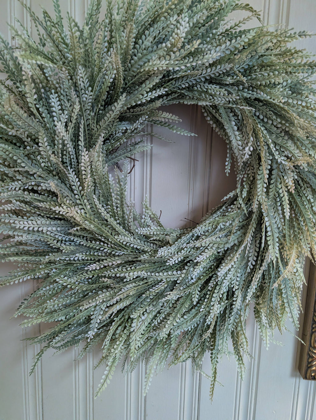 22" and 26"  Plastic Bead Grass Wreath 2 SIZES White Tips : 22-inch