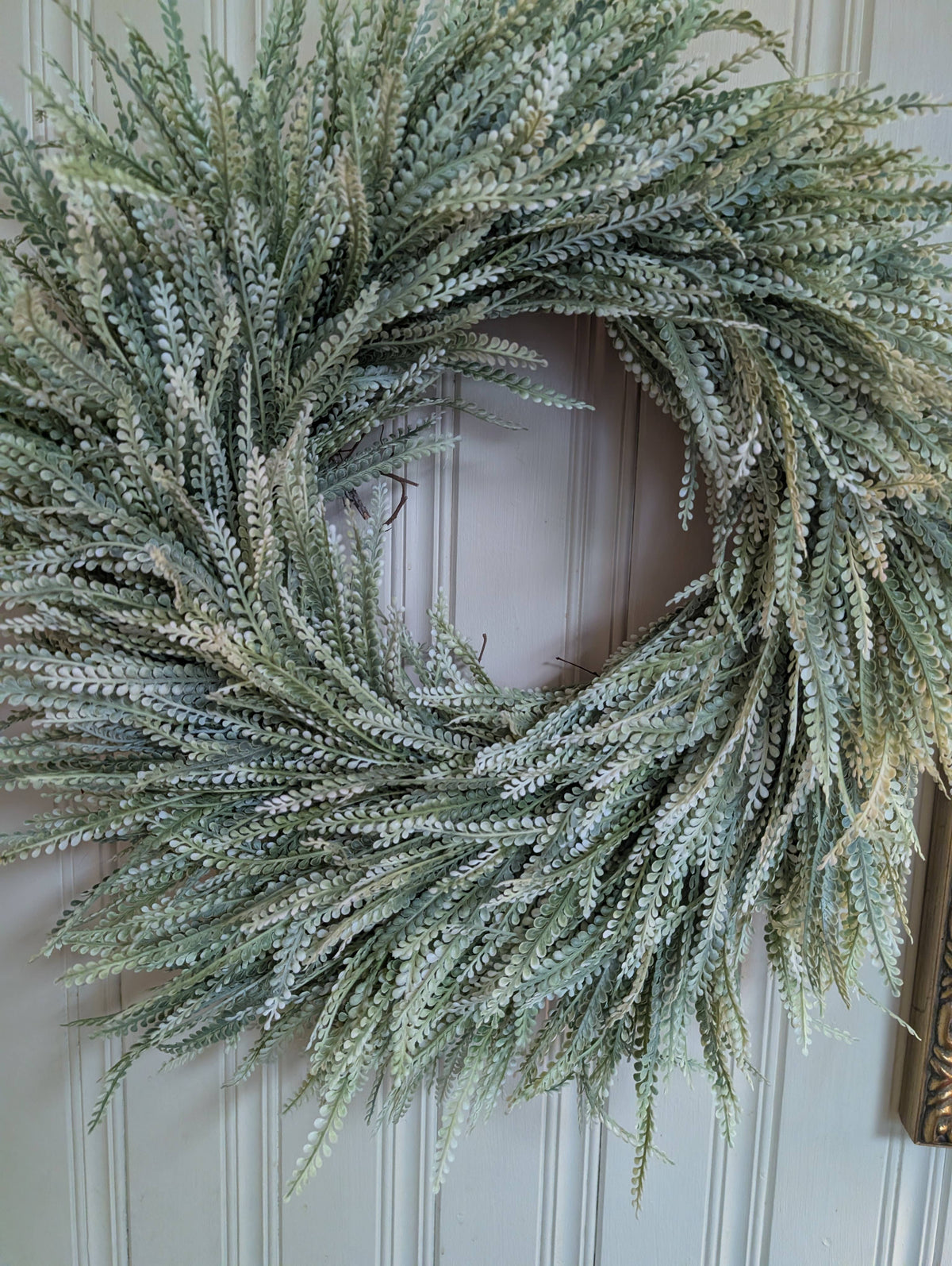 22" and 26"  Plastic Bead Grass Wreath 2 SIZES White Tips : 22-inch